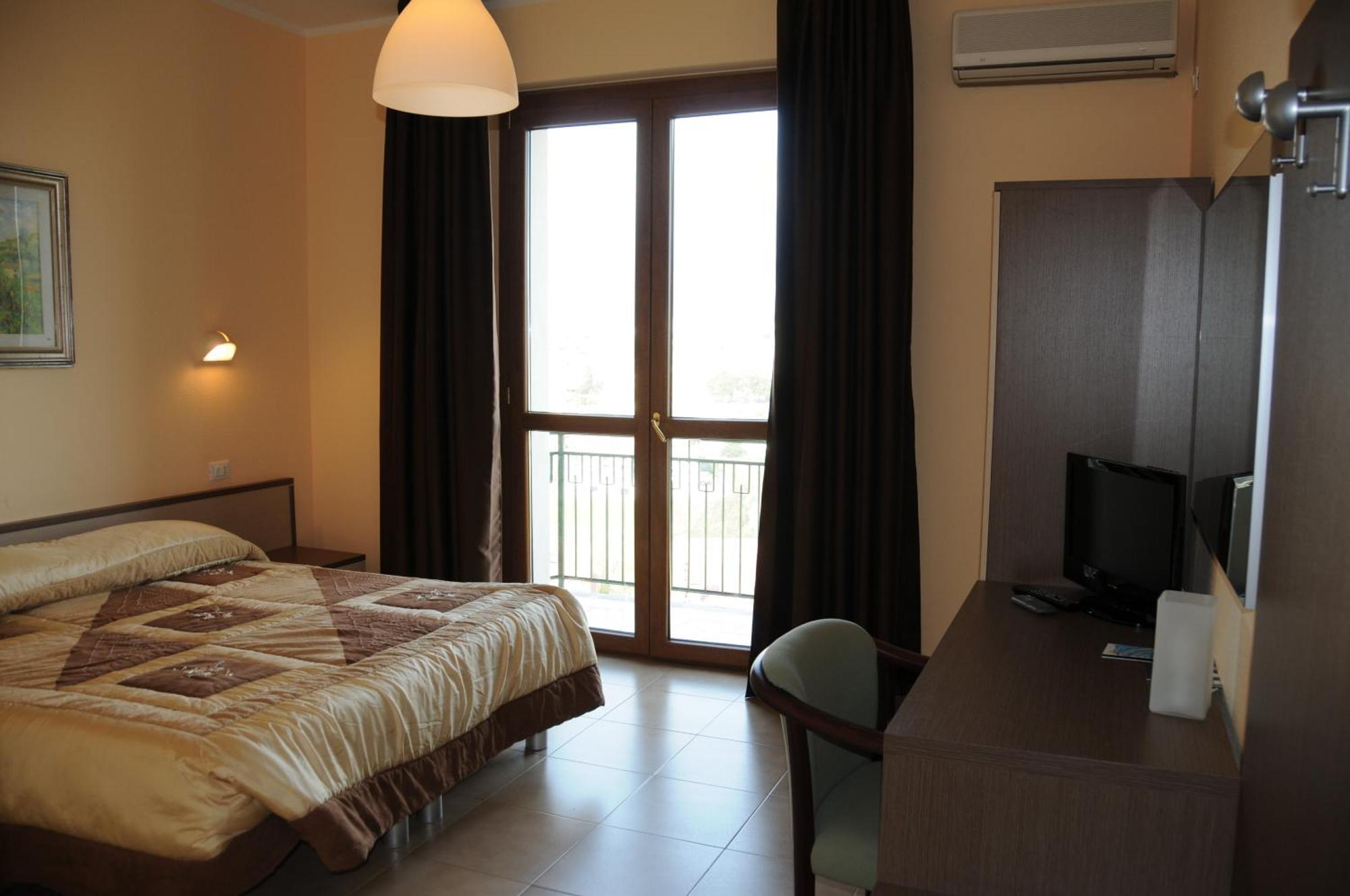 Hotel Barbieri Altomonte Exterior photo